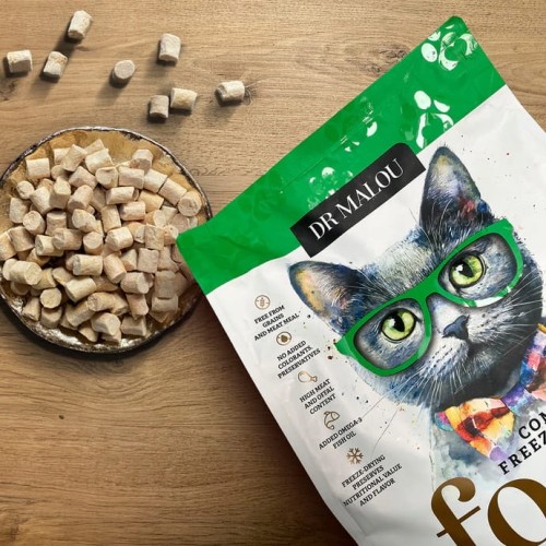 DrMalou-Kurczak-z-lososiem-500g-liofilizowana-karma-pelnoporcjowa-dla-kota-Waga-produktu-0-5-kg.jpg
